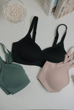 [PRE-ORDER] Hyaluronan Seamless Push-up Bra with back